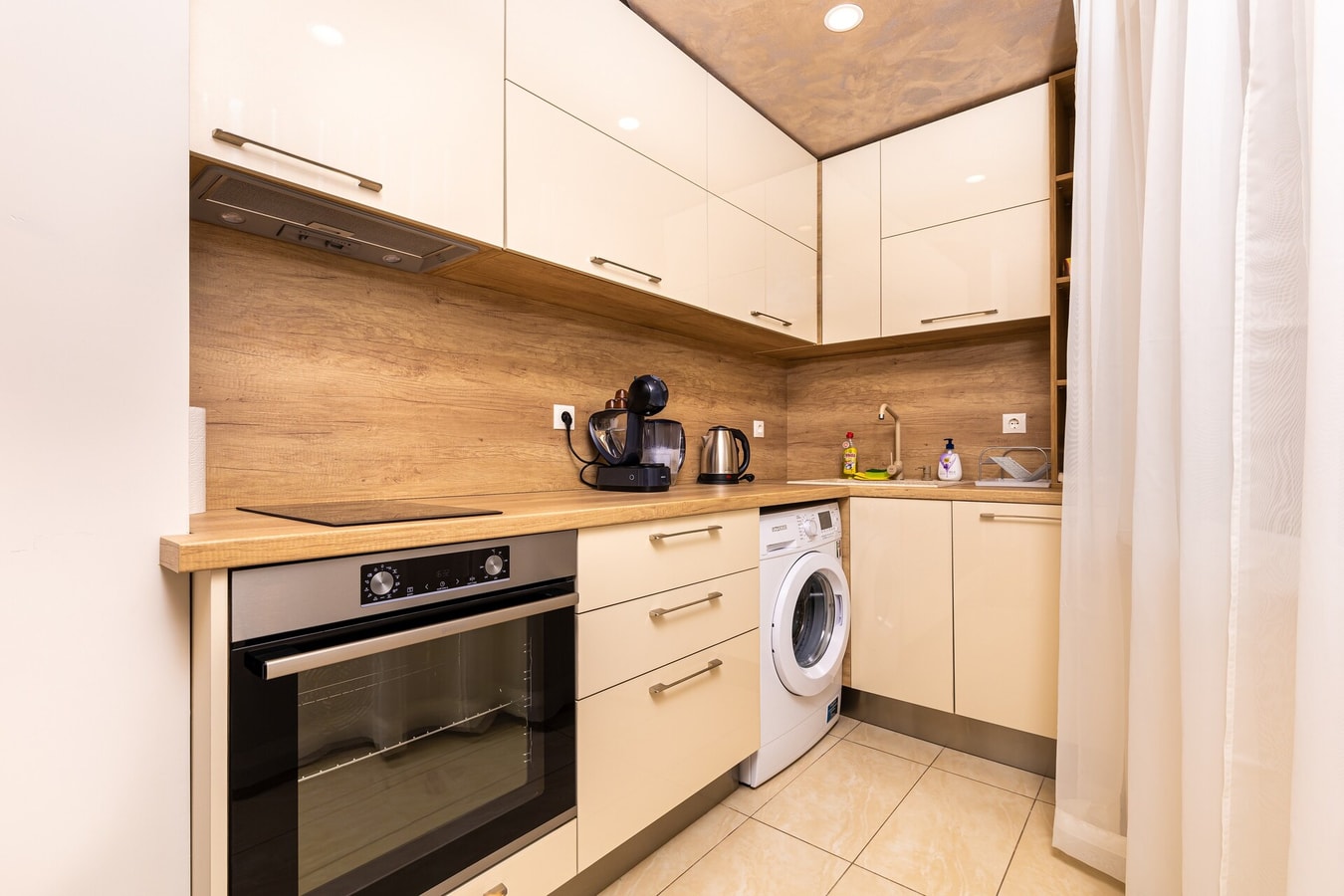 Sunny 1BD Apartment in OLD TOWN 2 Flat Manager Booking