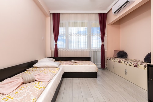 Bright Modern 2BD Apartment with Panoramic View 3 Flat Manager Booking