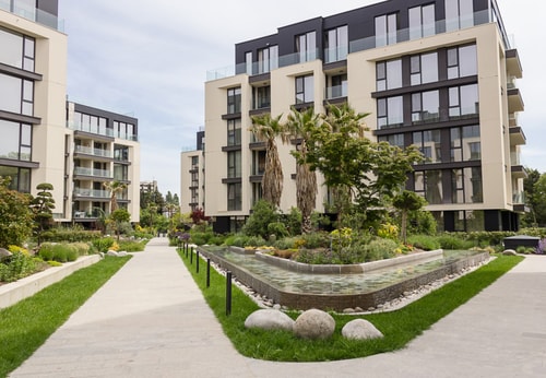 Chic One-Bedroom Getaway in Azur Deluxe Complex 19 Flat Manager Booking