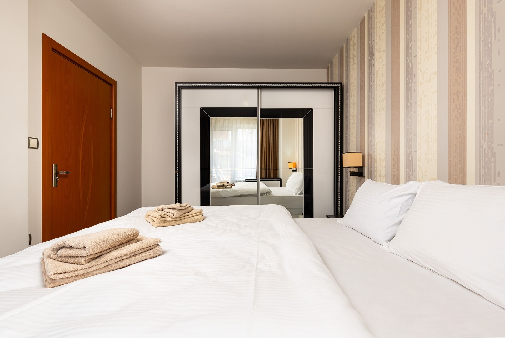 Modern 2BD - 14 min to Medical University 5 Flat Manager Booking
