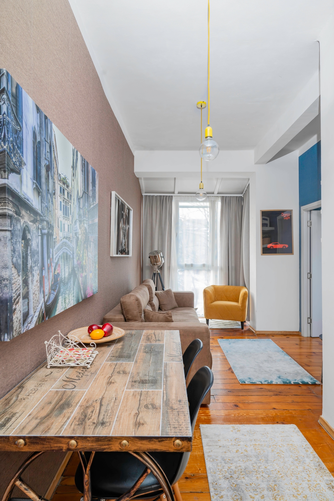 Cozy and Central 2BD Flat | At the Heart of It All 18 Flat Manager Booking