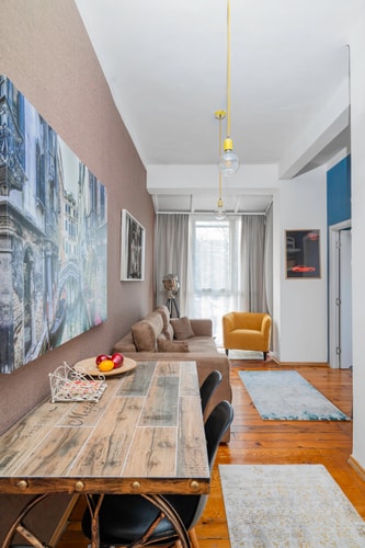Cozy and Central 2BD Flat | At the Heart of It All 18 Flat Manager Booking
