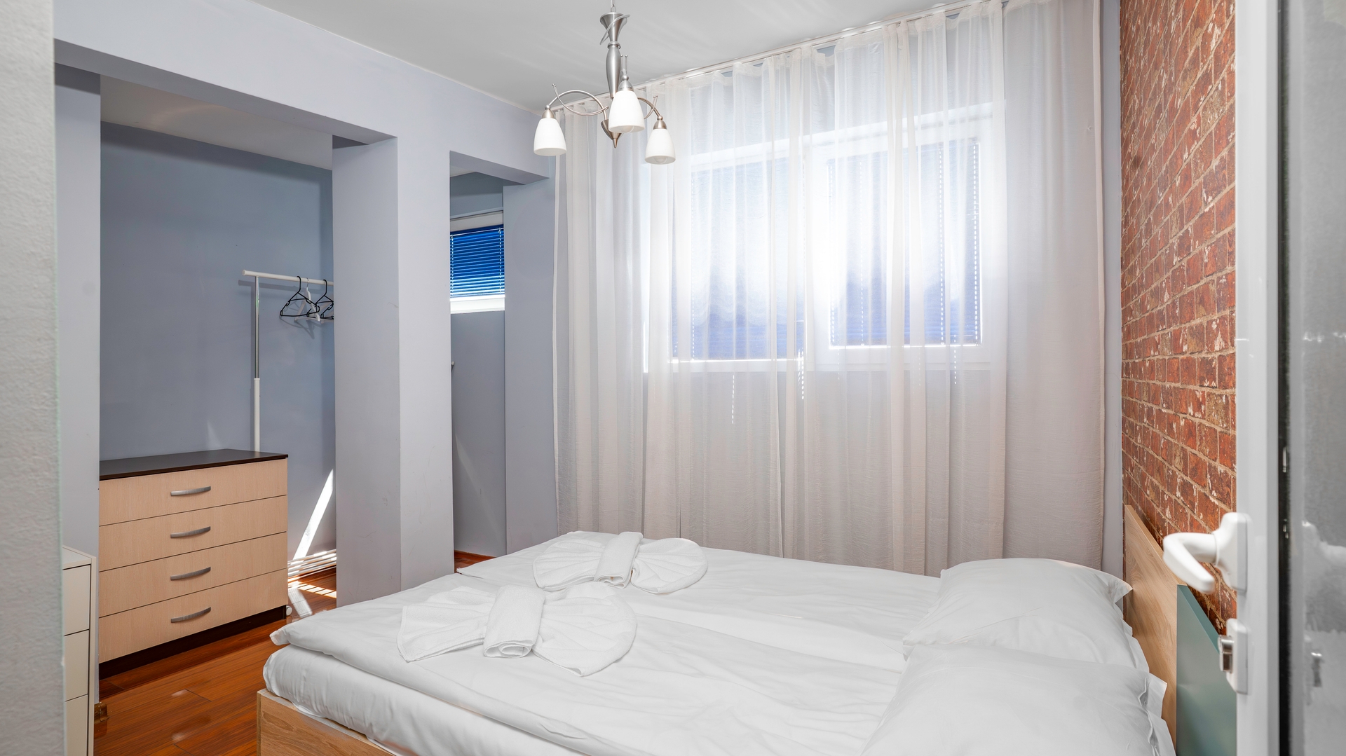 Central Cozy 1BD – Compact Chic Living 10 Flat Manager Booking