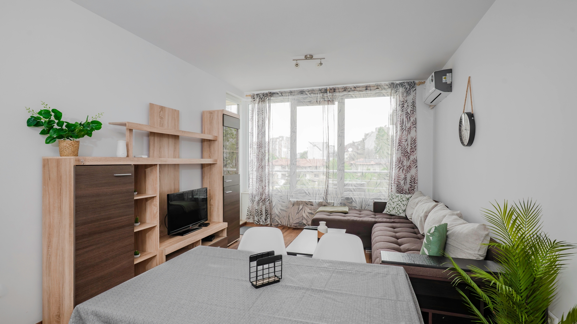 Terra Vibes ~ Central 1BD with balcony 4 Flat Manager Booking
