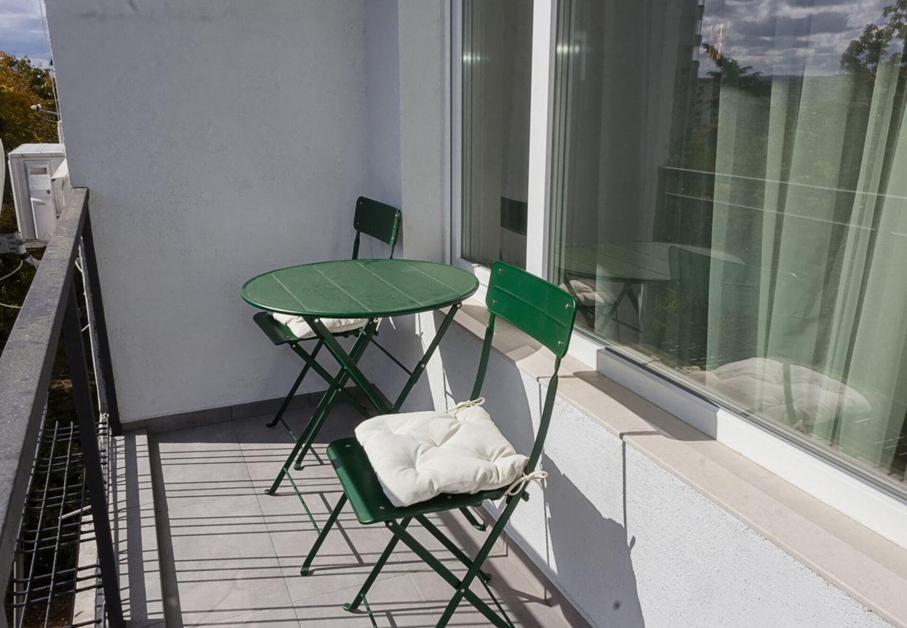1BD Sea Garden Retreat with Dedicated Workspace 4 Flat Manager Booking
