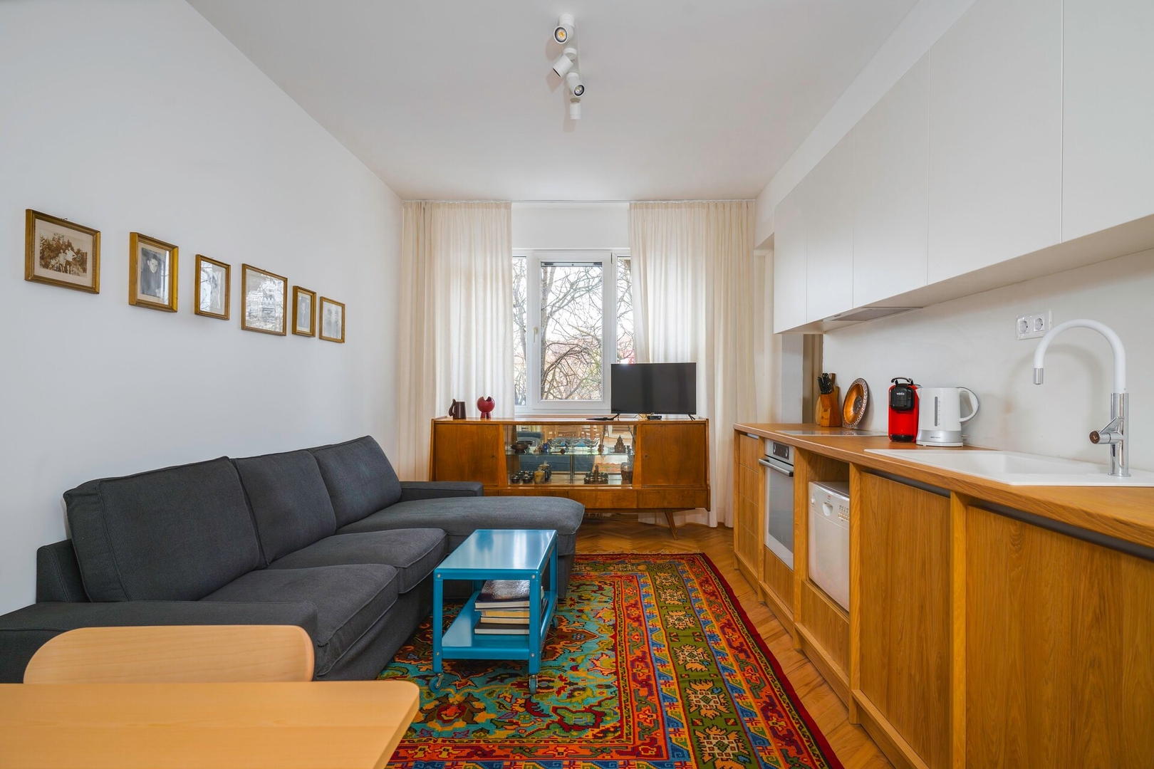 The Vintage Spot - 2BD Flat 10 Flat Manager Booking