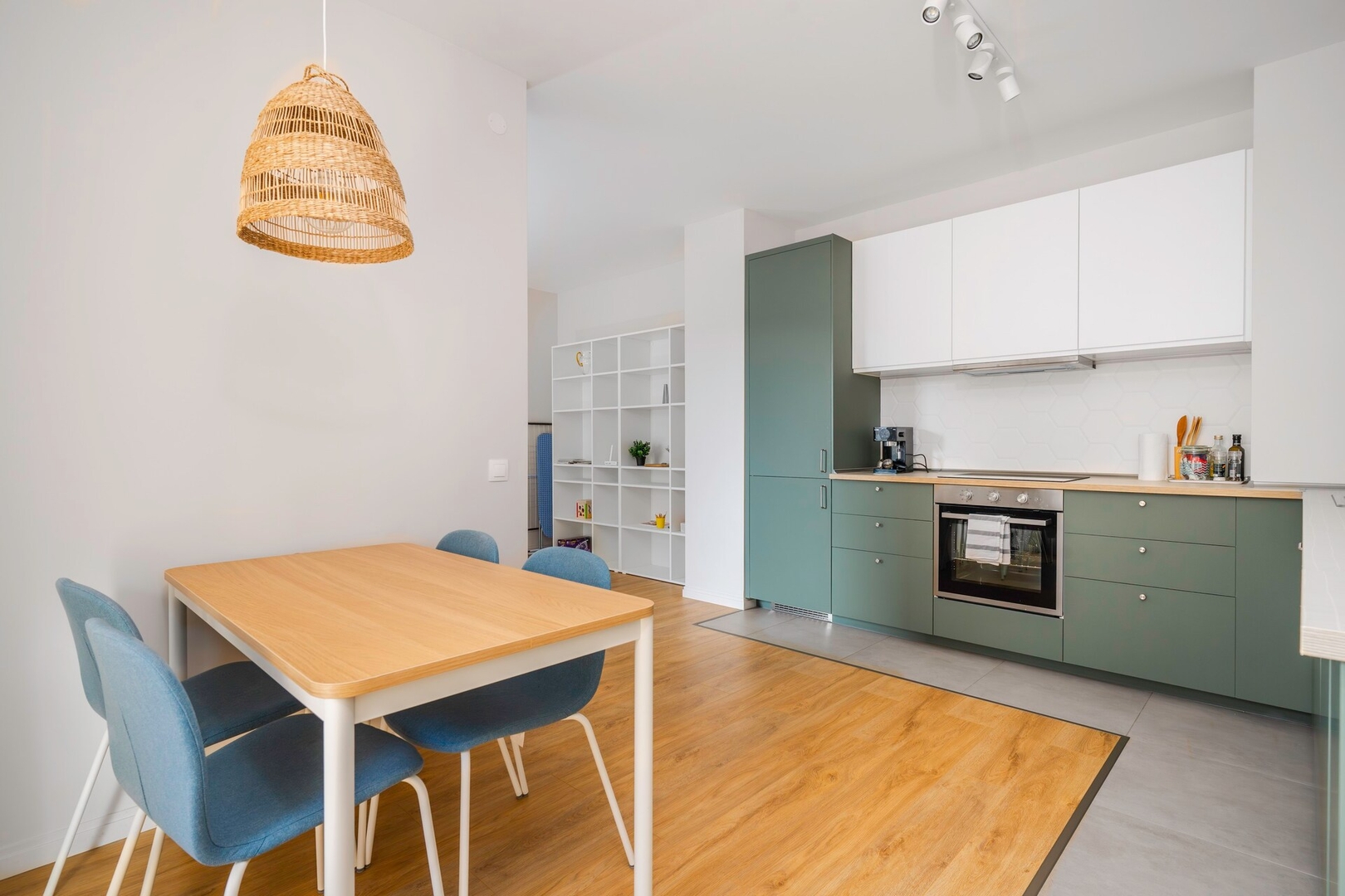 Modern and Central: 1BD Flat with Balcony 11 Flat Manager Booking
