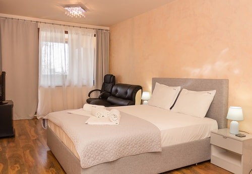  1 Flat Manager Booking