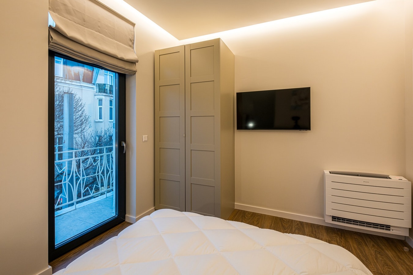 North 21 - Brand New Modern Apt in Sofia Center 10 Flat Manager Booking