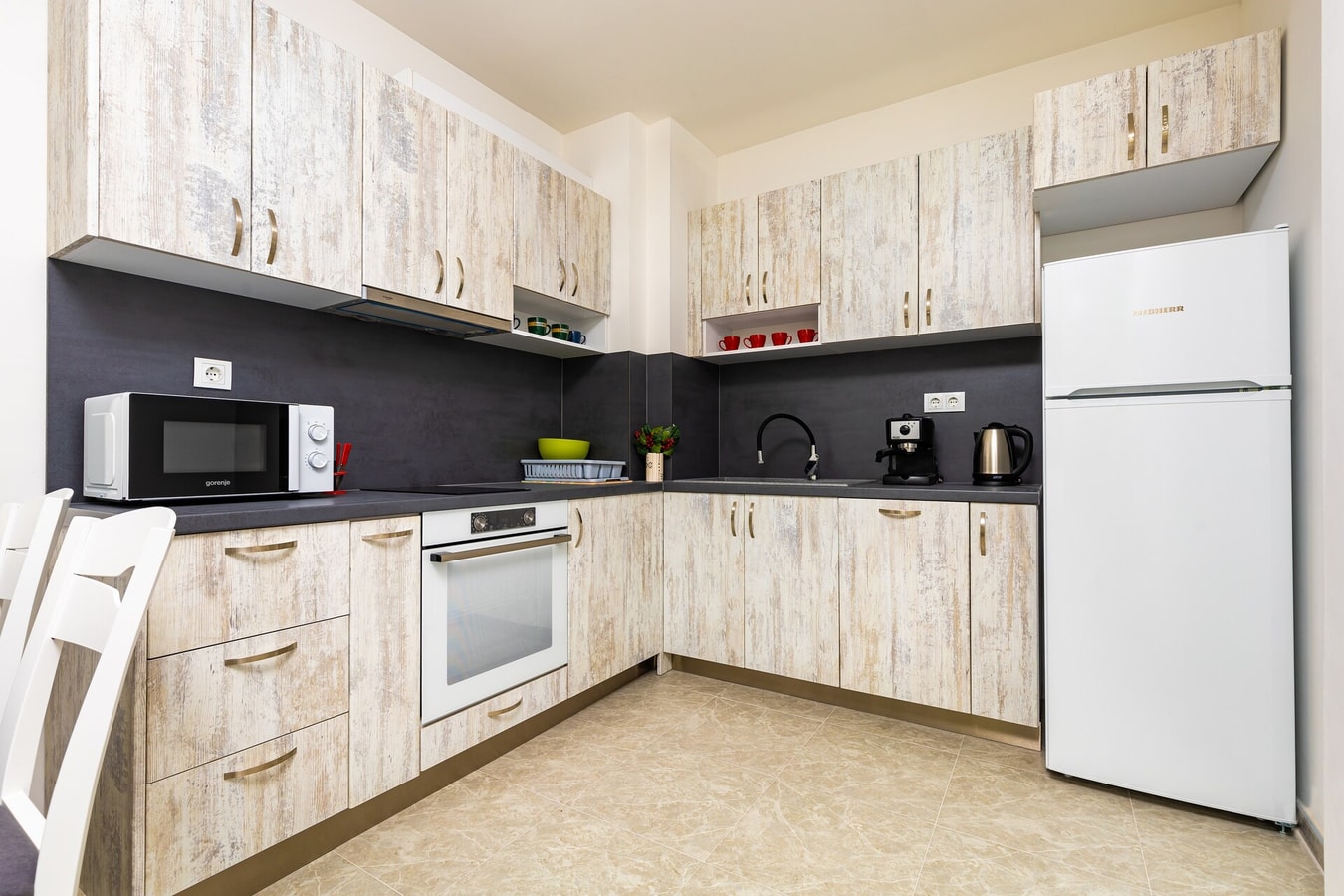 Radiant Retreat: Bright 1BD Haven in Plovdiv 1 Flat Manager Booking
