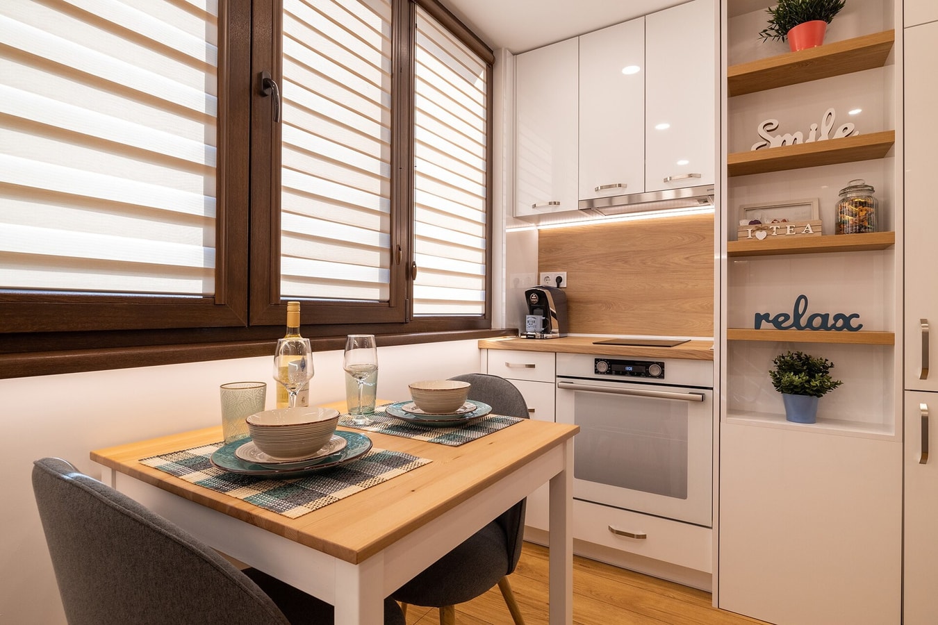 Luxury Studio Living with Top Location 10 Flat Manager Booking