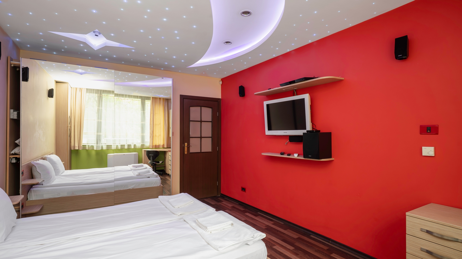 Central 1BD Apartment Next to Women's Market 1 Flat Manager Booking