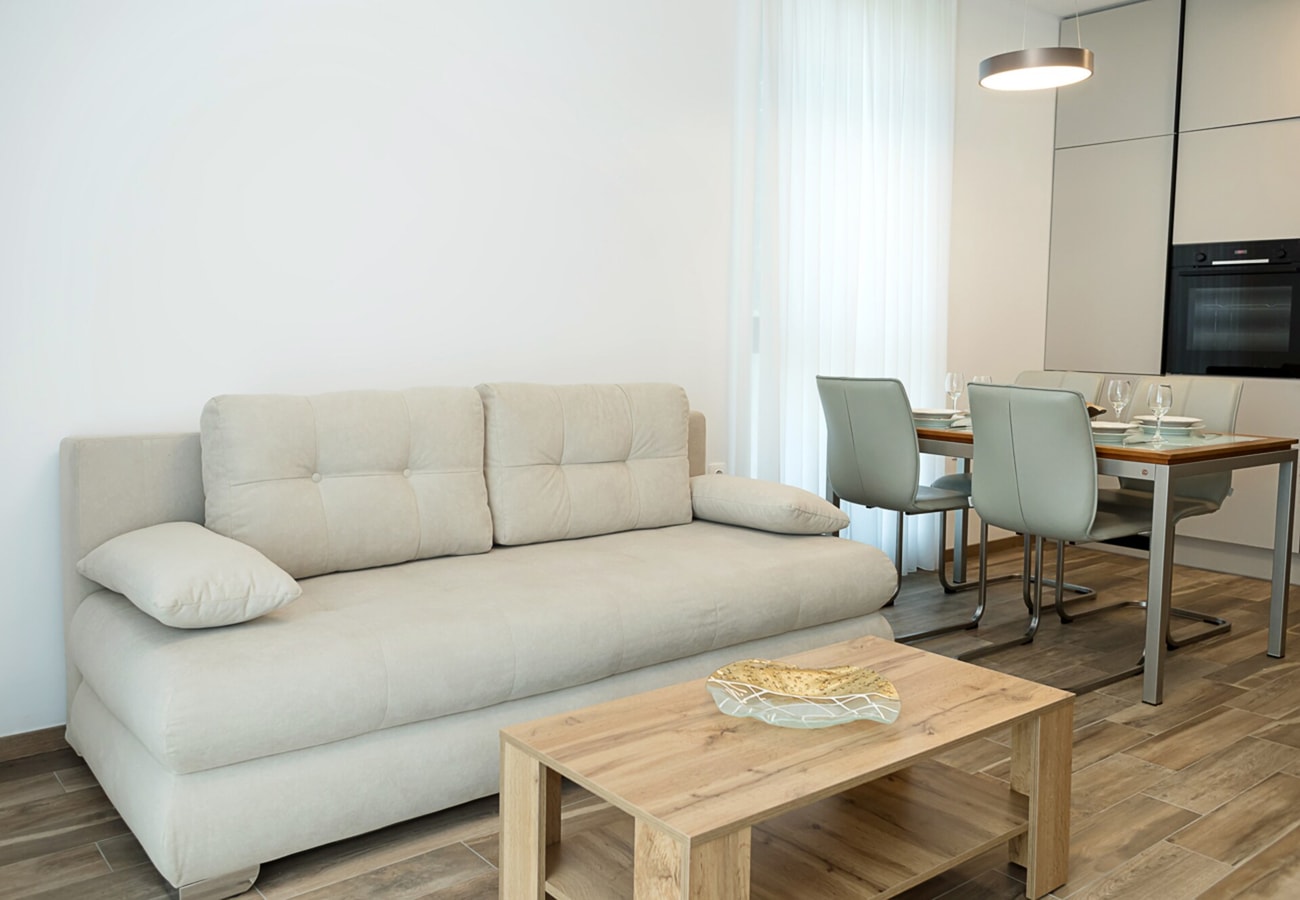 Chic One-Bedroom Getaway in Azur Deluxe Complex 6 Flat Manager Booking