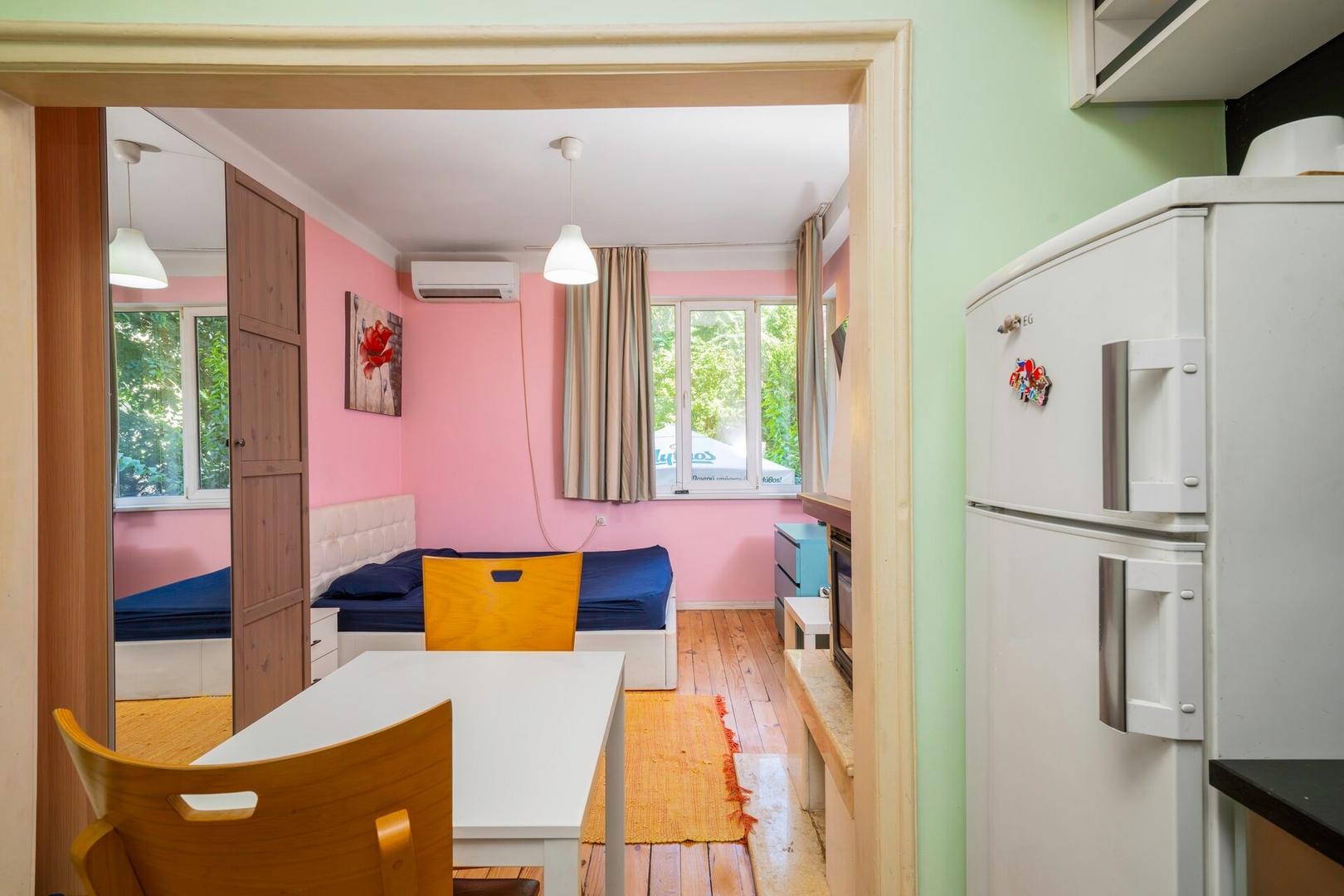 Sofia's 1BD Colourful Getaway Near NDK 7 Flat Manager Booking