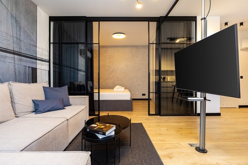 Modern 1BDR Apartment in a New Building 2 Flat Manager Booking