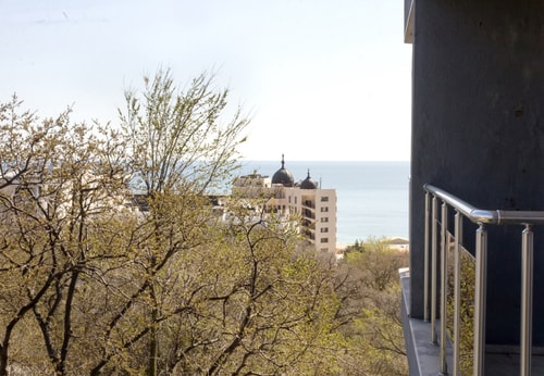 Bright 1-bedroom Flat with Balcony in Golden Sands 3 Flat Manager Booking
