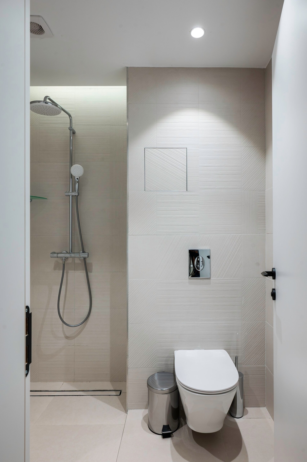 Aviva Living - 3 x Studios with Free Parking 9 Flat Manager Booking