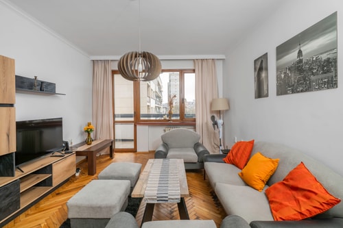 The Cosmopolitan Shine 1-BDR Pet-Friendly Flat 5 Flat Manager Booking