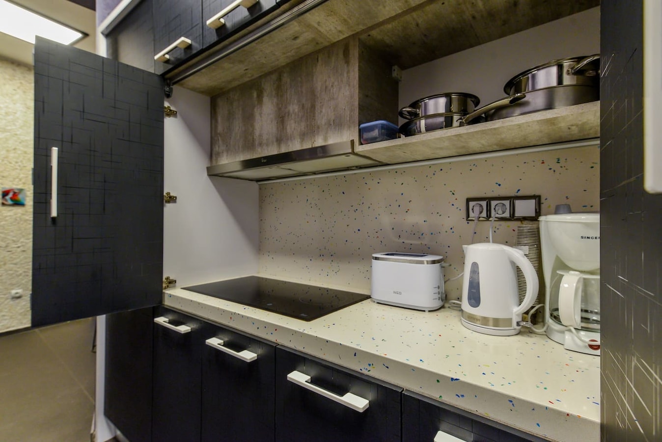 Champs-Élysées Sofia | 2BDR 2BTHR 8 Flat Manager Booking