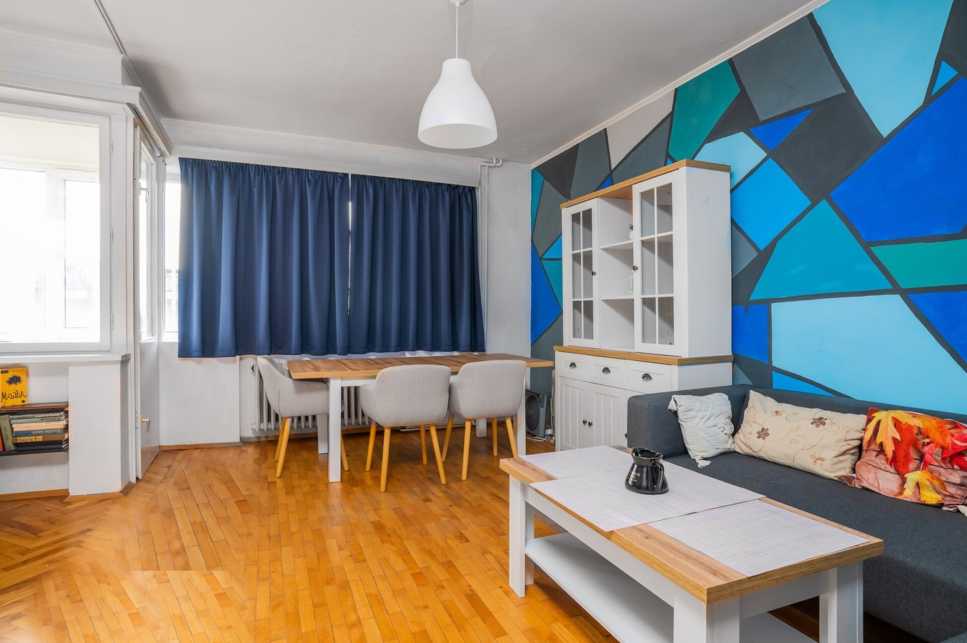 Prime Location in City Center I The Blue Art Spot 4 Flat Manager Booking