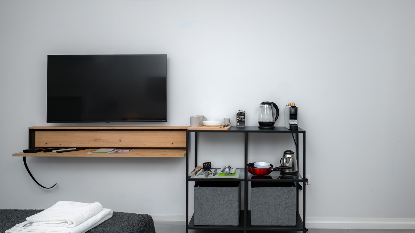 Aviva City Stay – Yellow Vibe Studio 2 Flat Manager Booking