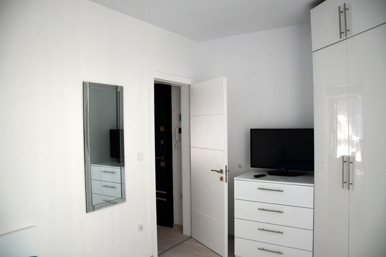 Unbeatable Location: New Lux Apartment Varna beach 12 Flat Manager Booking