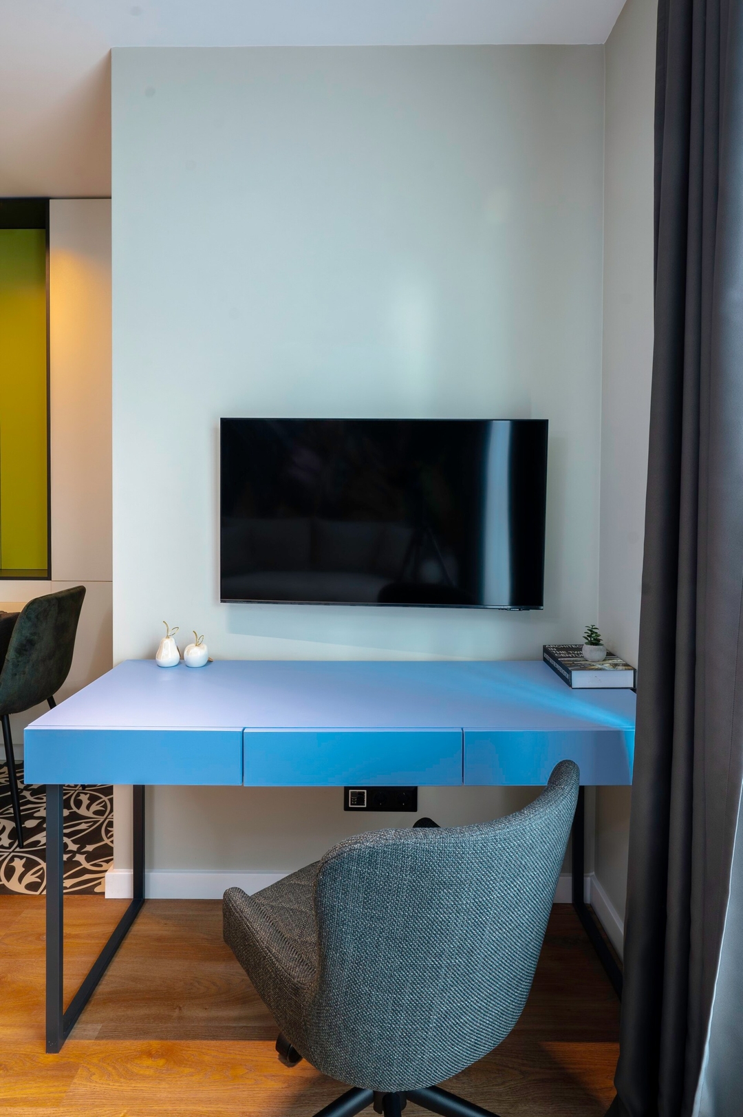 Aviva Living - Floral Studio 7.6 with Free Parking 3 Flat Manager Booking