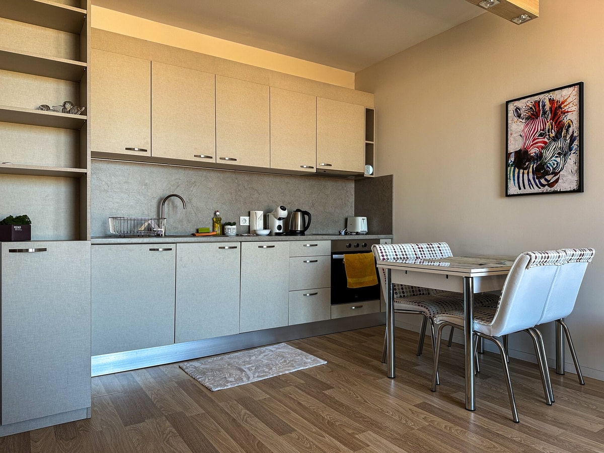 Nadya Ralevitsa 2 - 1BD · Quiet & Comfortable Urban Retreat Flat Manager Booking