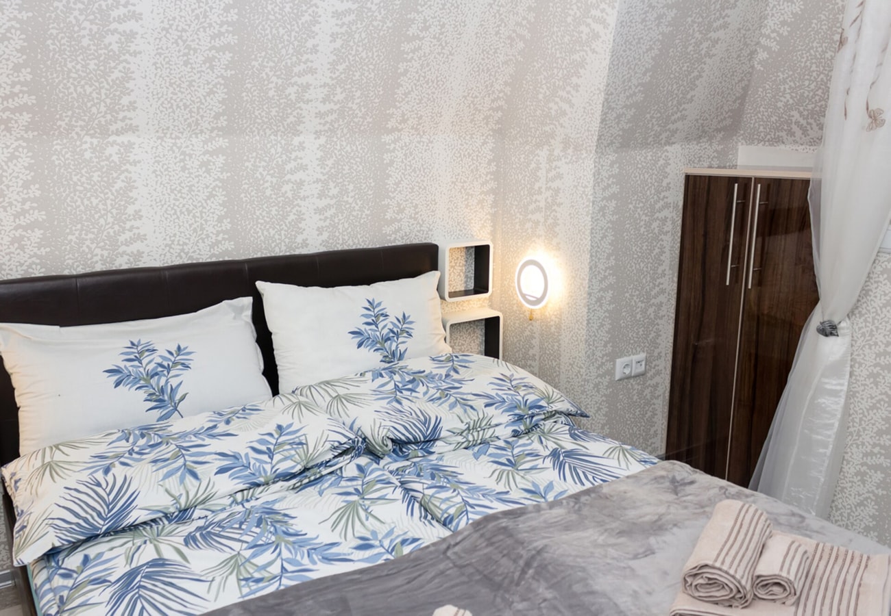 ACRYLIC & PASTEL Apartments 17 Flat Manager Booking