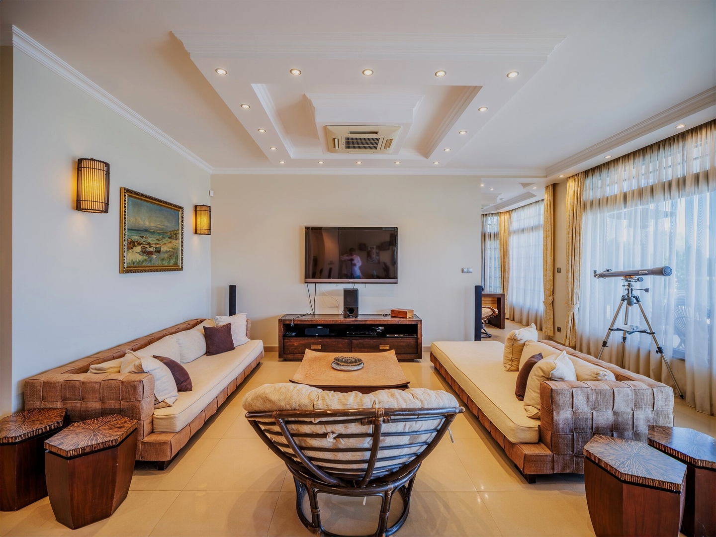 Luxury Villa with Pool- 4 Bedrooms in BlackSeaRama 3 Flat Manager Booking