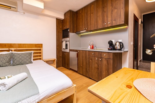 The Crash Pad Studio 10 Flat Manager Booking