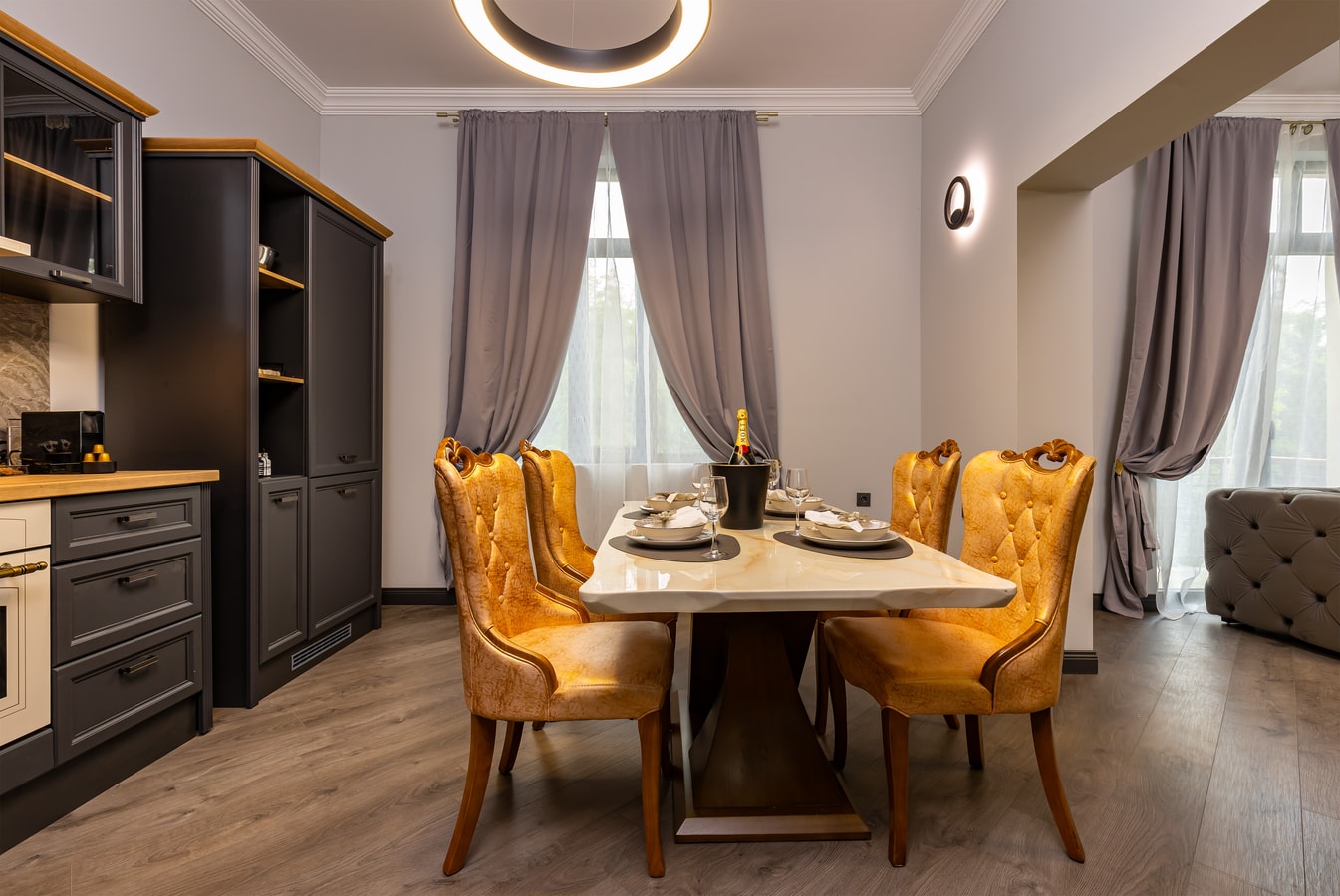 Central Apartments with Garden view - Apt No. 4 8 Flat Manager Booking