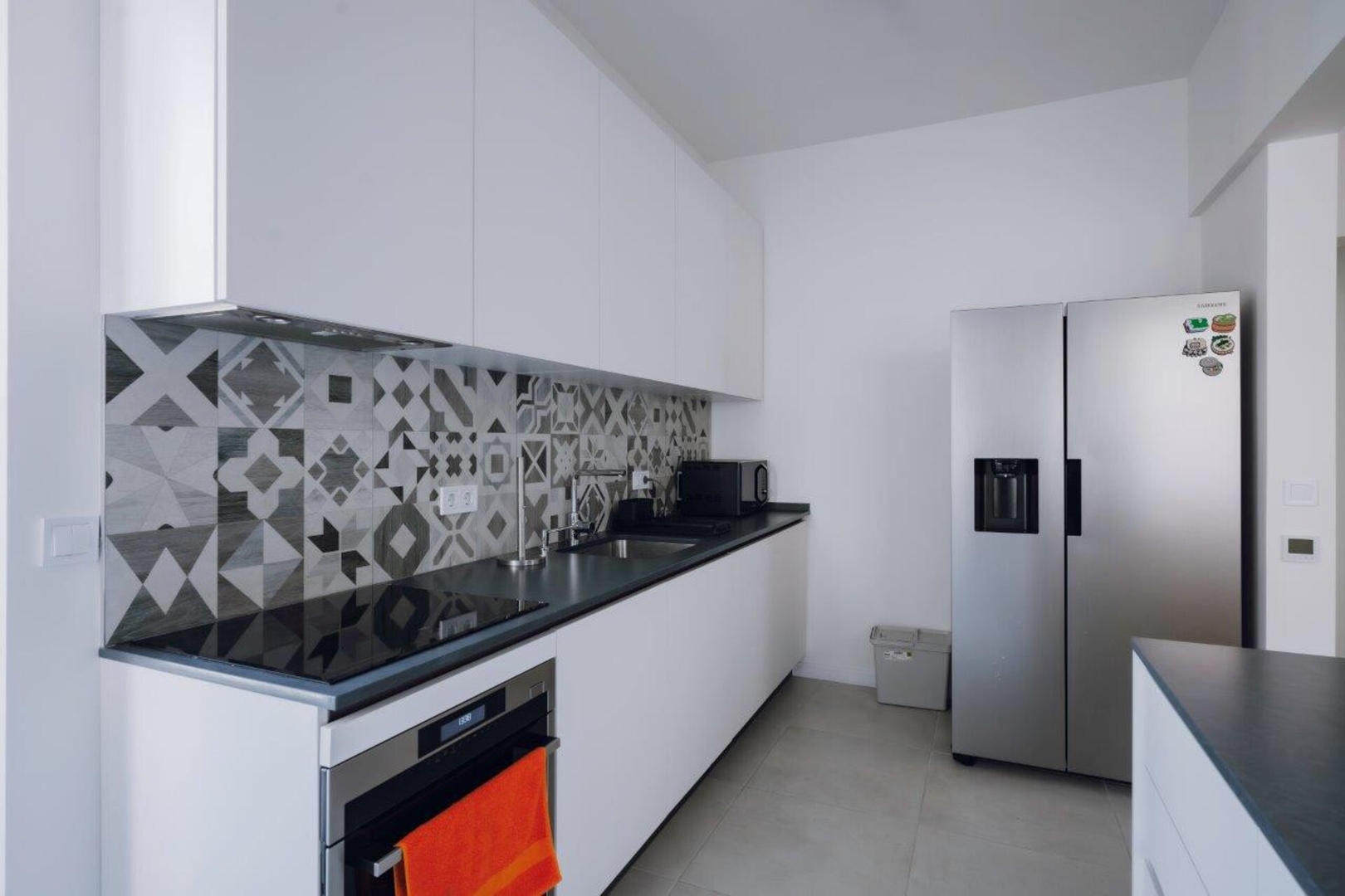 Luminous Central Retreat: Spacious 2BD Apartment 17 Flat Manager Booking