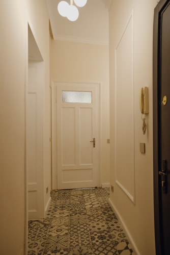 Radoslav Bacho Kiro 2BD · Elegant Escape: High Ceilings, Balcony & Piano 23 Flat Manager Booking