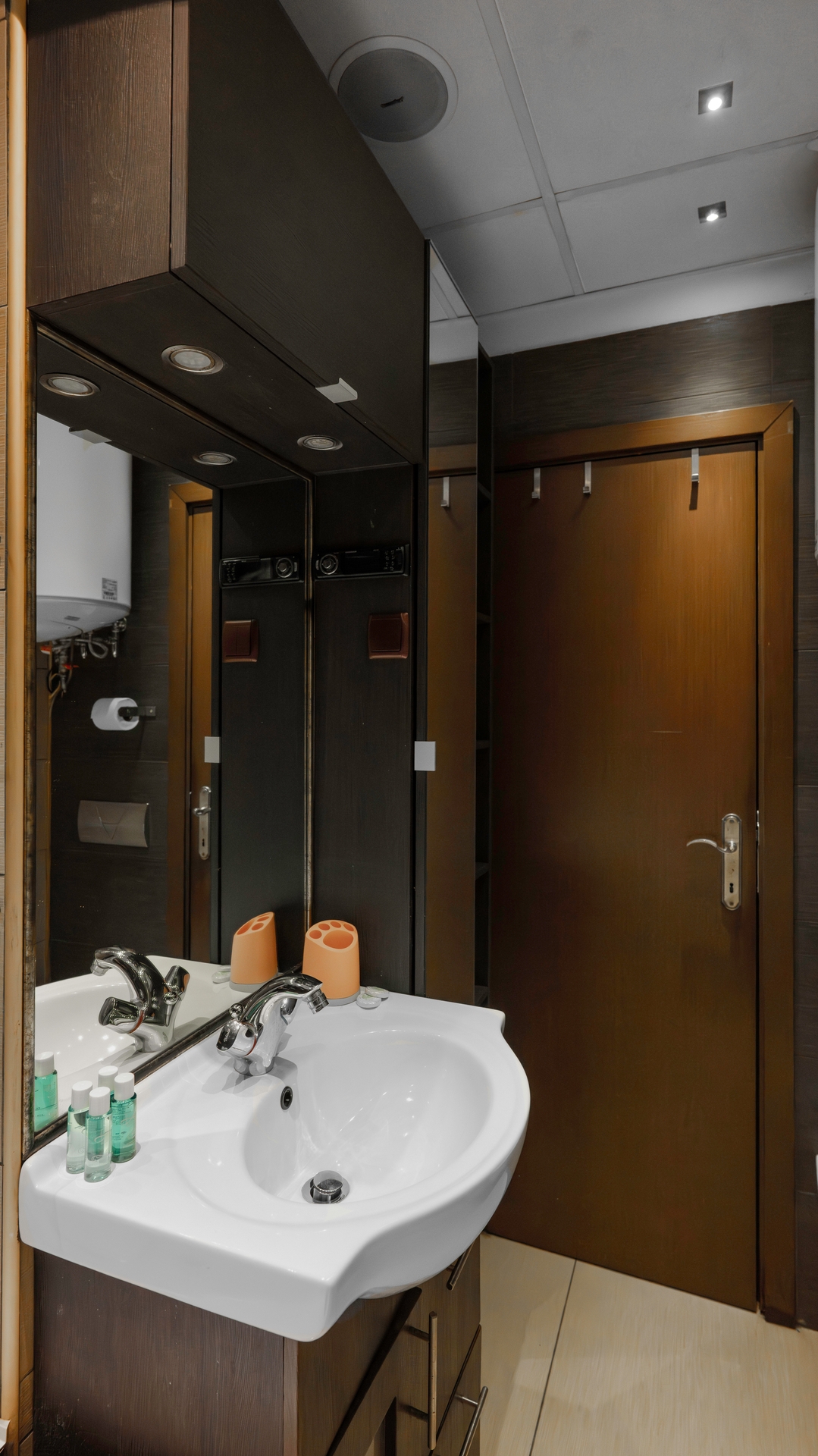 Central 1BD Apartment Next to Women's Market 19 Flat Manager Booking