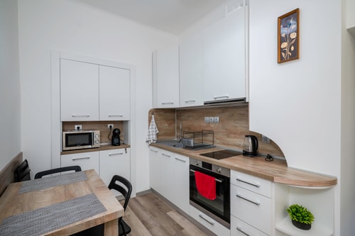 Central 1BD Next to Womens Market and Sofia's Gems 10 Flat Manager Booking