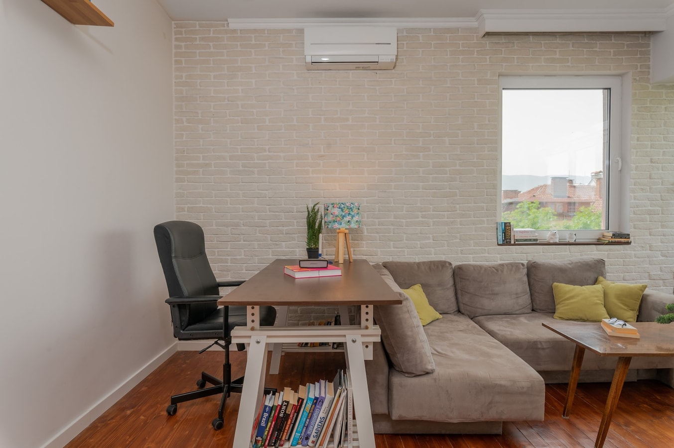 Flamingo Flat /Two-bedroom with Balcony\ 7 Flat Manager Booking