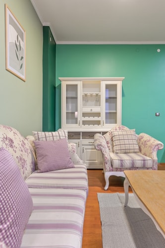 Life in Colors ~ Two-Bedroom Premium Apartment 13 Flat Manager Booking