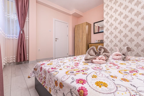 Bright Modern 2BD Apartment with Panoramic View 5 Flat Manager Booking