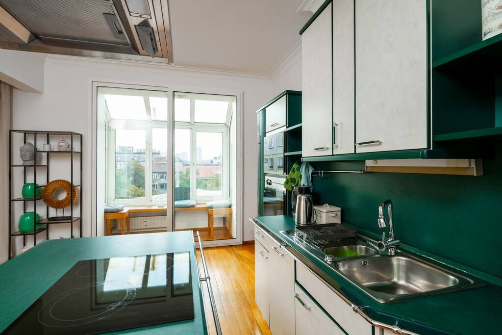 Charming 2BD Apartment in the Heart of the City Flataway