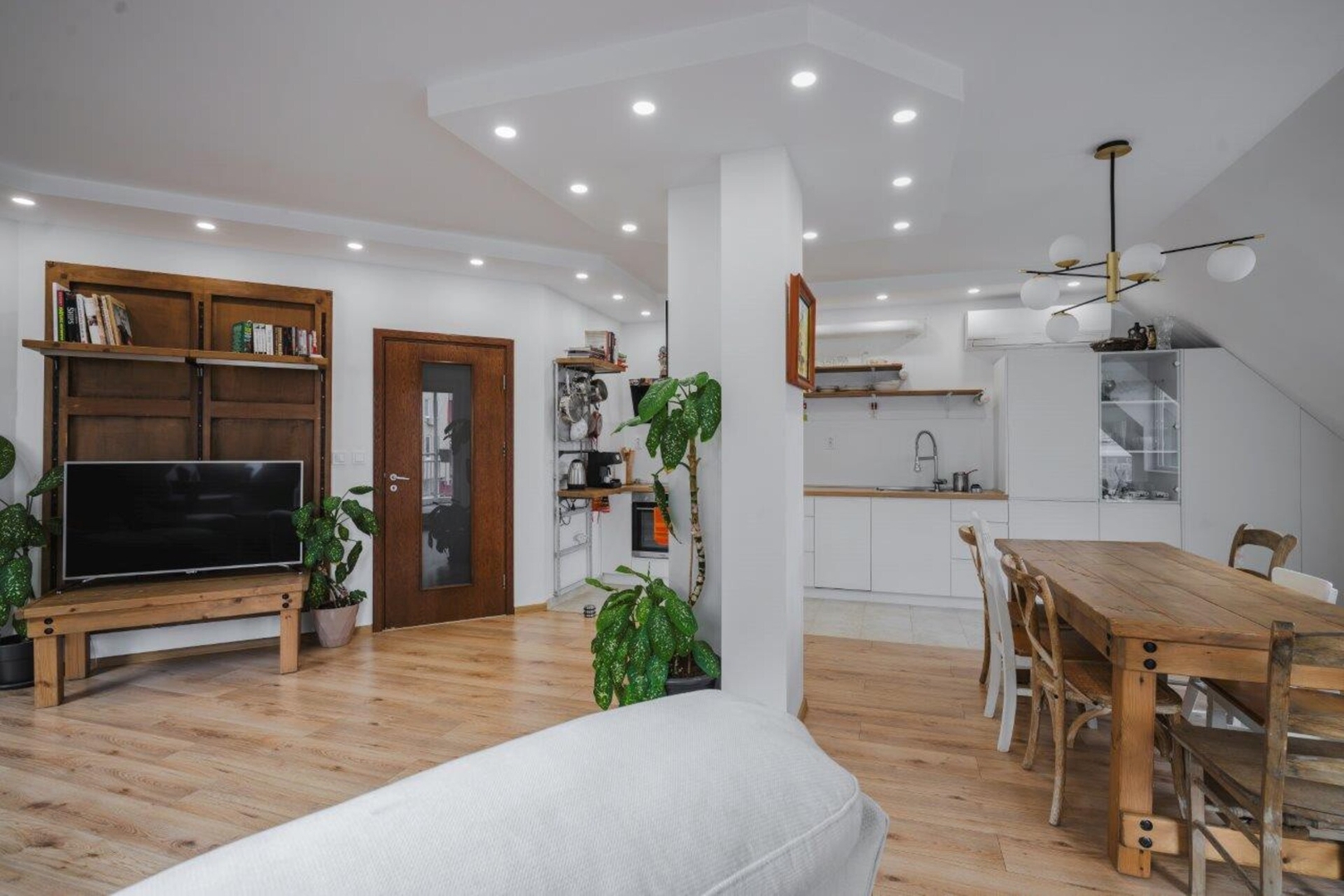 Charming & Cozy 2BD Apartment with Natural Light 4 Flat Manager Booking