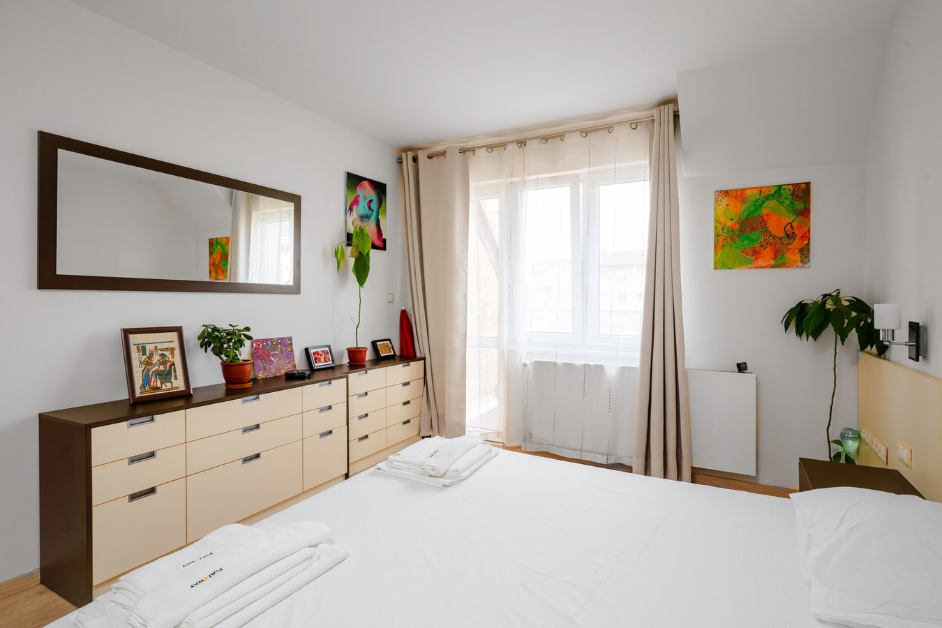 Spacious 2BD Flat with Secure Free Parking 13 Flat Manager Booking