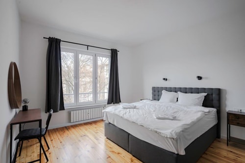 Luminous Central Retreat Spacious 2BD Apartment 26 Flat Manager Booking
