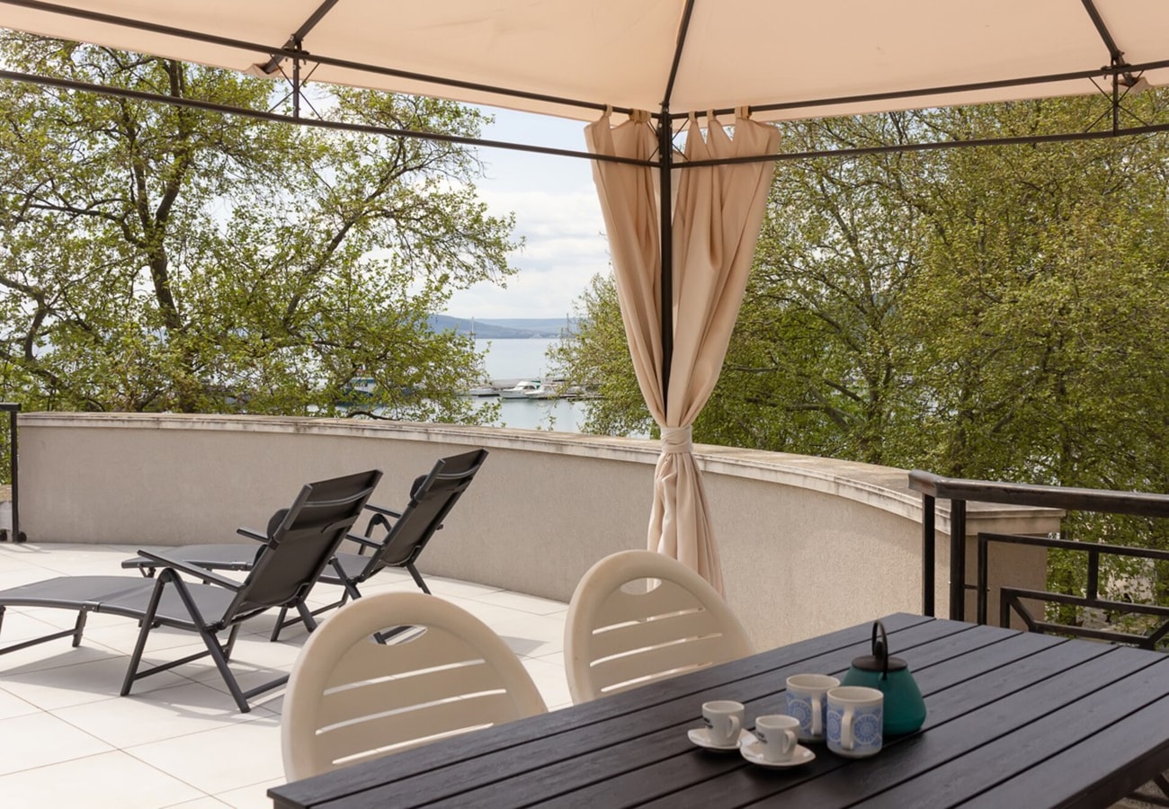 Cozy 1BD Apartment with a Spacious Terrace 26 Flat Manager Booking
