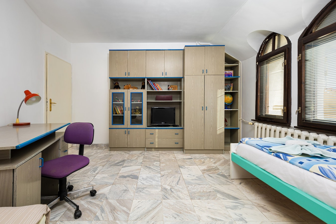 Spacious 2-Bedroom Maisonette in City Centre 12 Flat Manager Booking