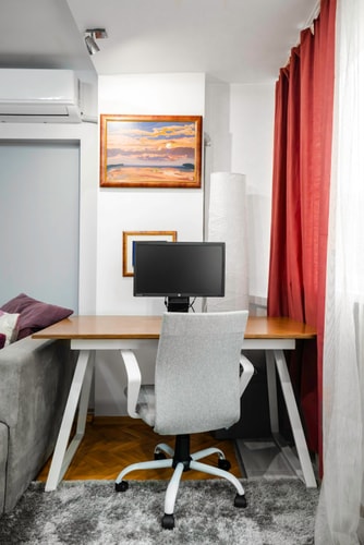 Bright & Central 1BD Flat - Dedicated Work Space 8 Flat Manager Booking