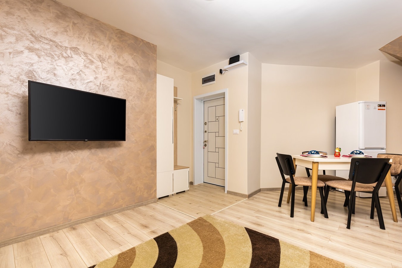 Sunny 1BD Apartment in OLD TOWN 7 Flat Manager Booking