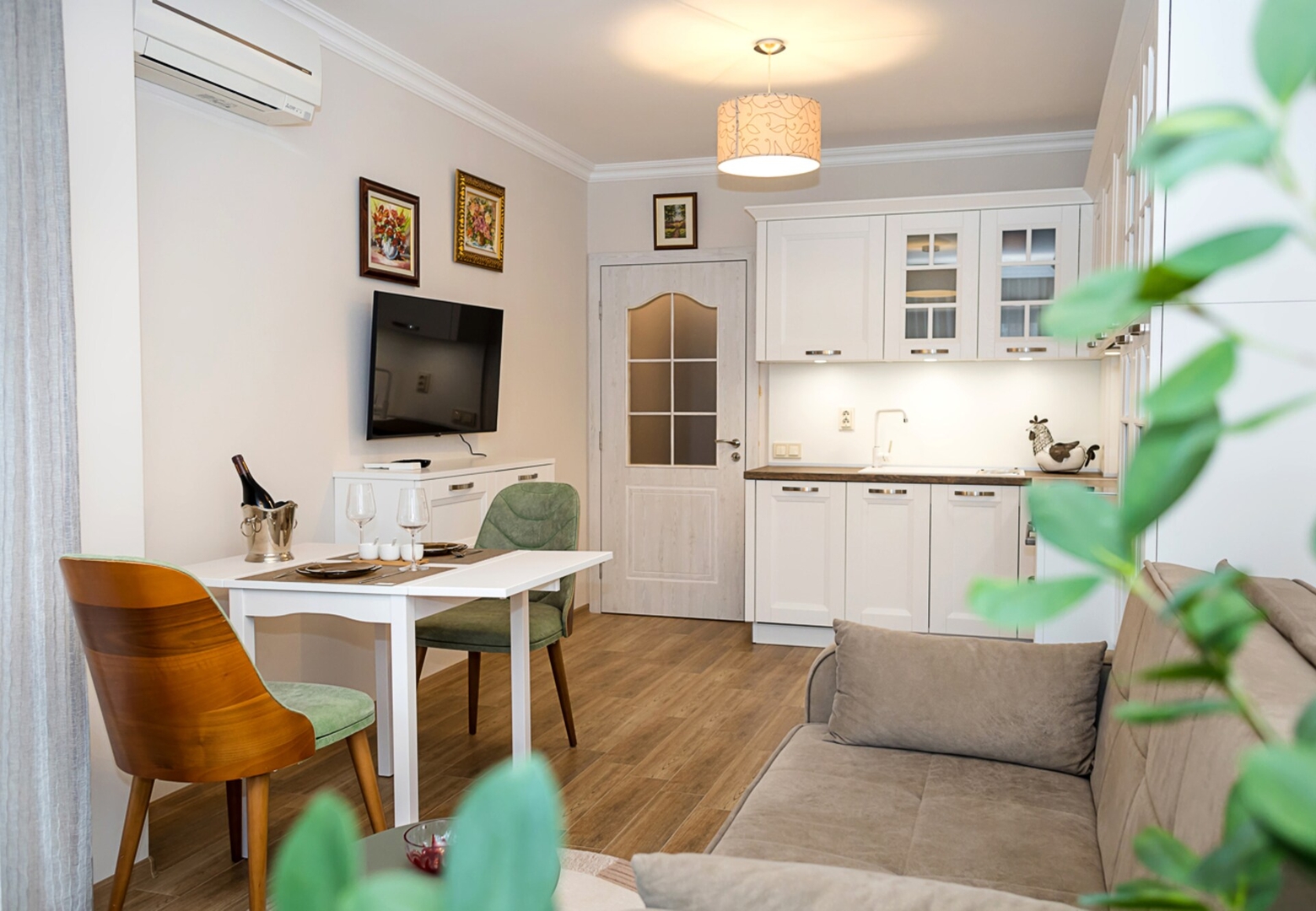 Stylish 1BR Steps from Sea Garden | Central Varna 0 Flat Manager Booking