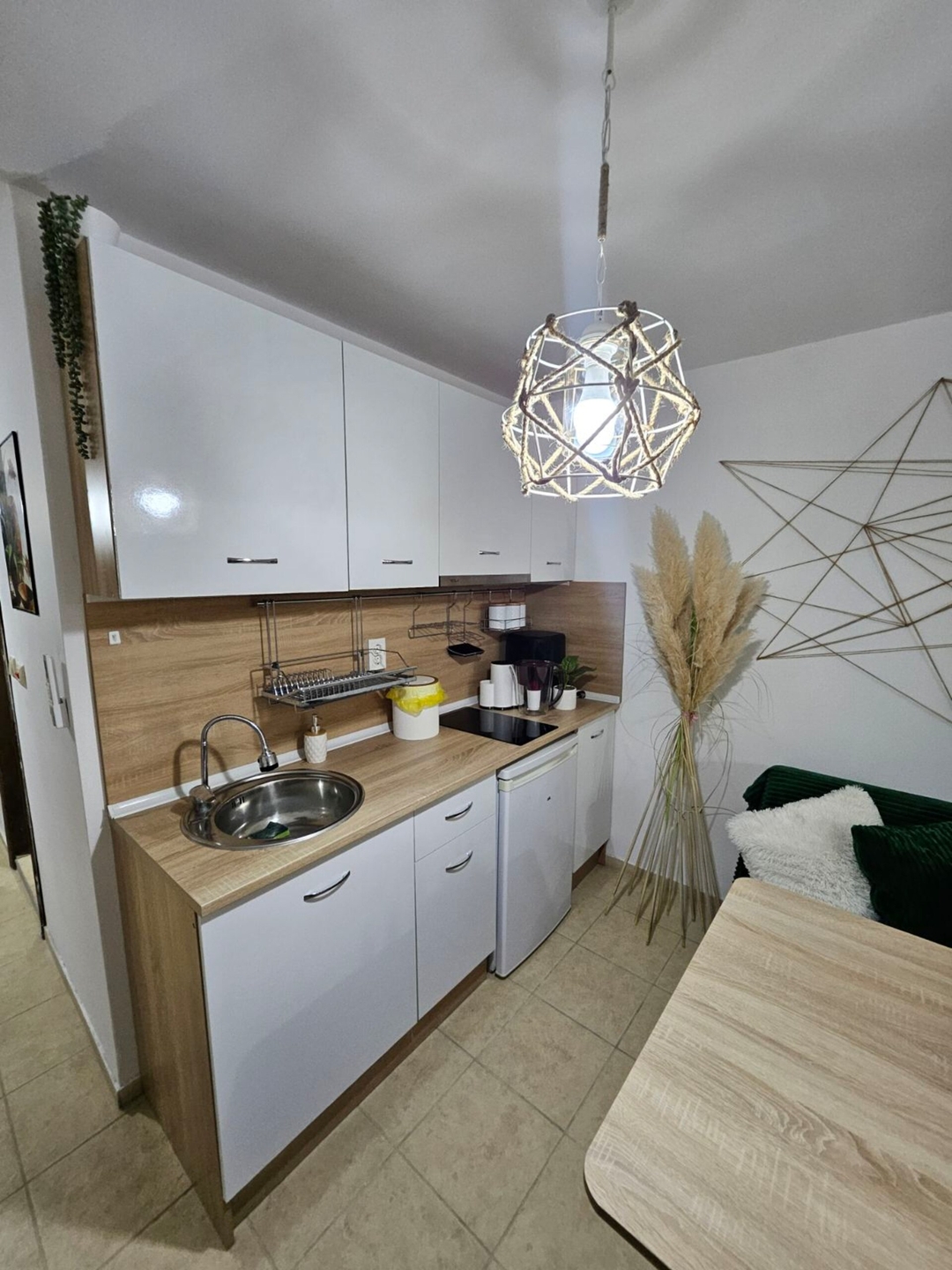 Tropical Chic Studio for Two – Ground Floor Escape 10 Flat Manager Booking