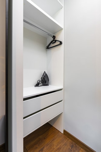 White&Grey Two 1-BD Apartments 80 Flat Manager Booking